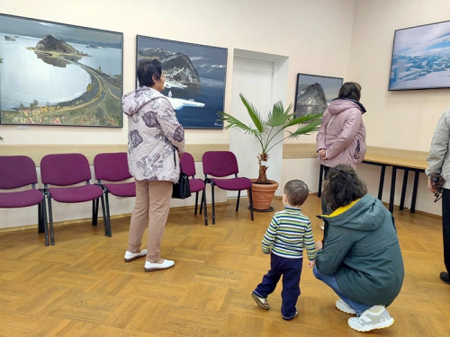 В Байкальском музее открылась выставка творческого союза семьи Осиповых - 5 слайд